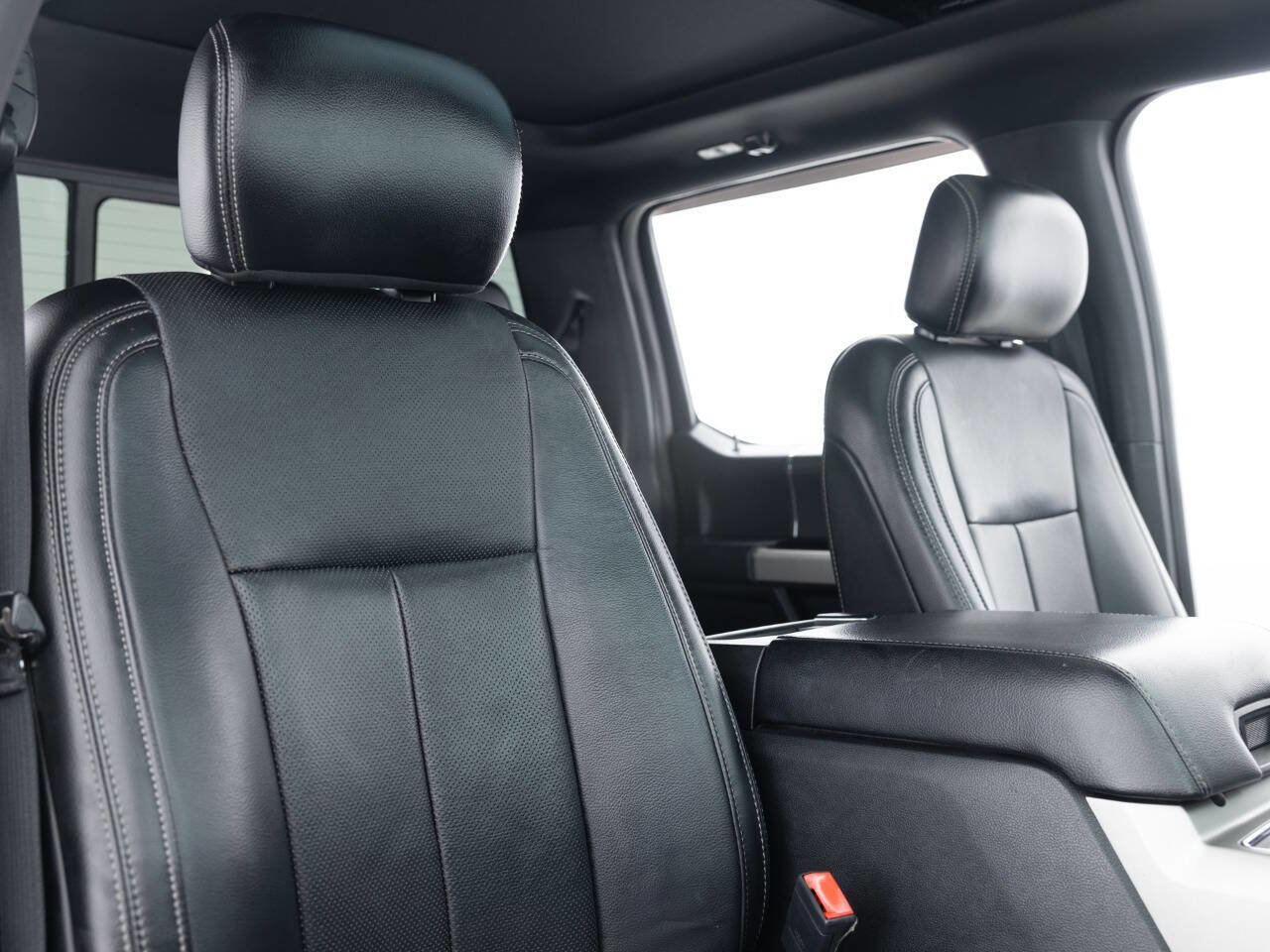 Used 2018 Ford F150 Lariat w/ Equipment Group 502A Luxury image 30