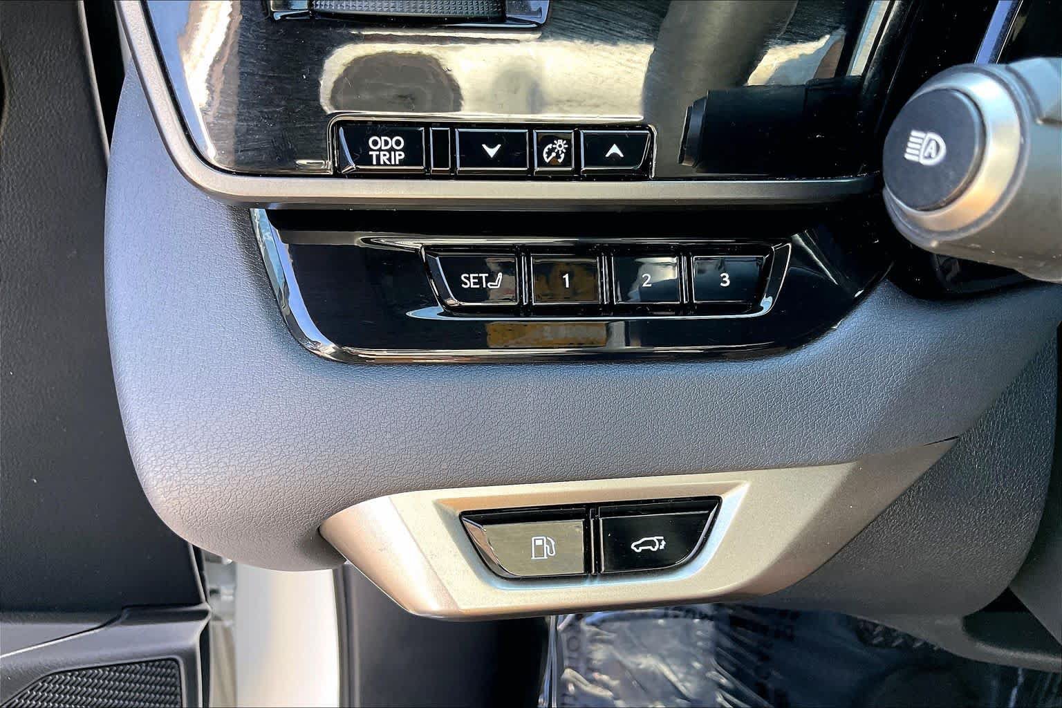 Used 2023 Lexus RX 350 Premium w/ Accessory Package AWD/4WD image 34