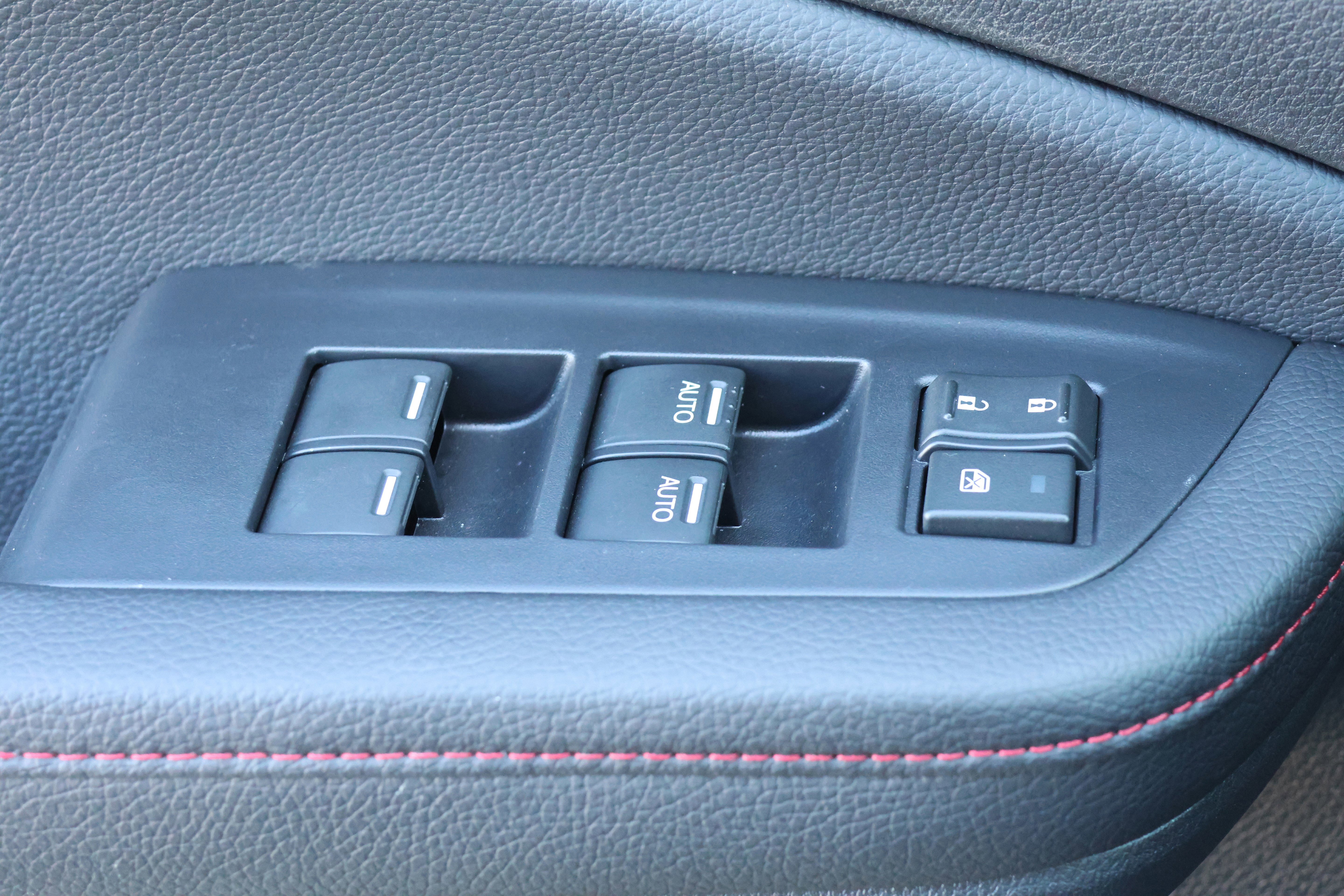 Used 2025 Honda Ridgeline Black Edition image 14