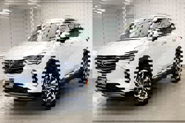 Used 2023 Buick Envision Essence image 2