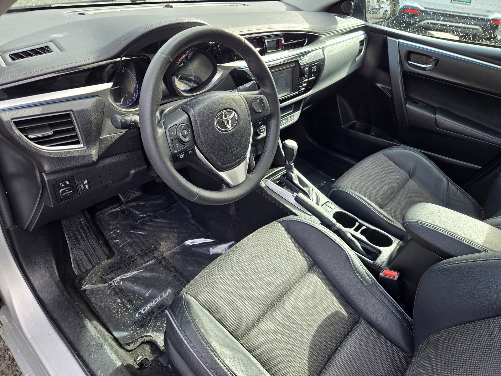 Used 2015 Toyota Corolla S w/ Driver Convenience Package image 10