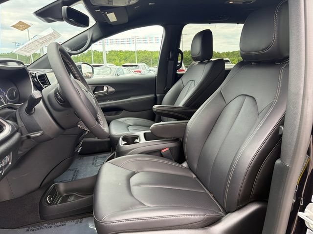 Used 2026 Chrysler Pacifica Select FWD image 19