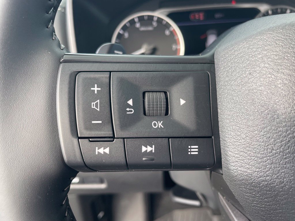 Certified 2026 Nissan Rogue SV FWD image 9