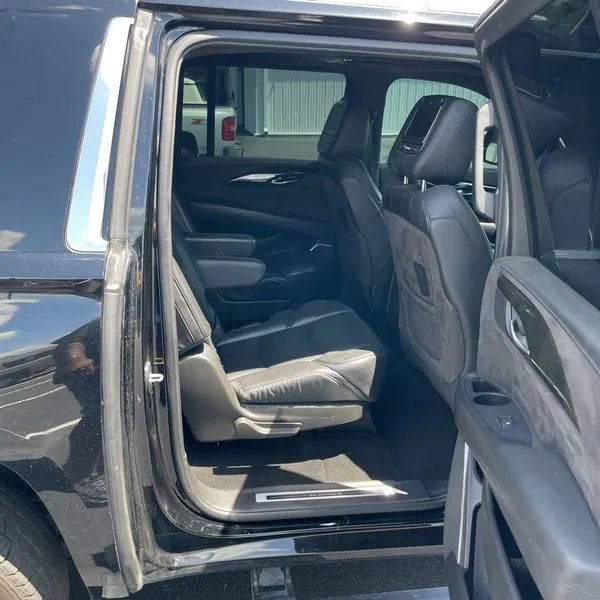 Used 2017 Cadillac Escalade ESV Platinum AWD/4WD image 25