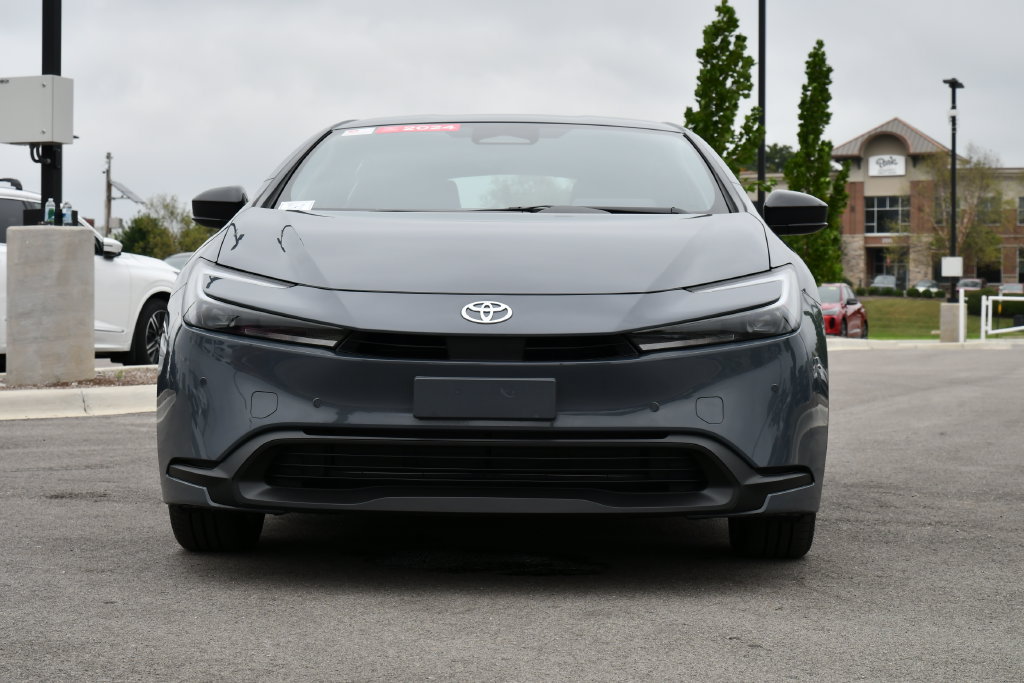 Used 2024 Toyota Prius LE FWD image 2