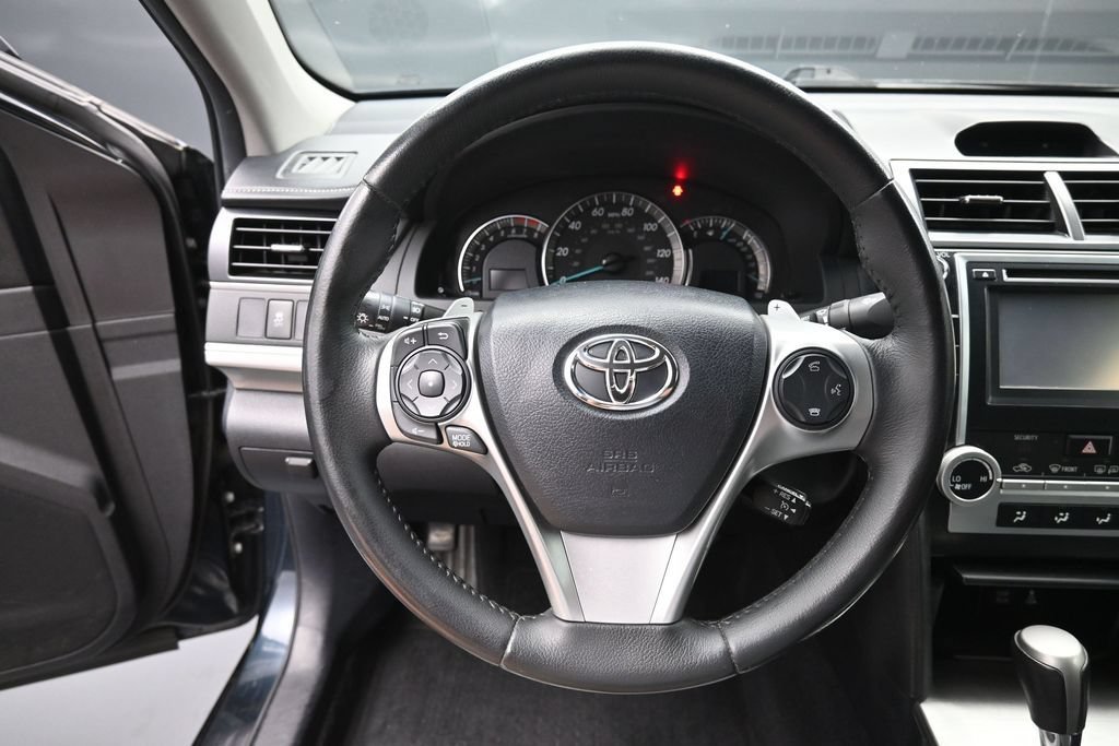 Used 2012 Toyota Camry SE FWD image 16
