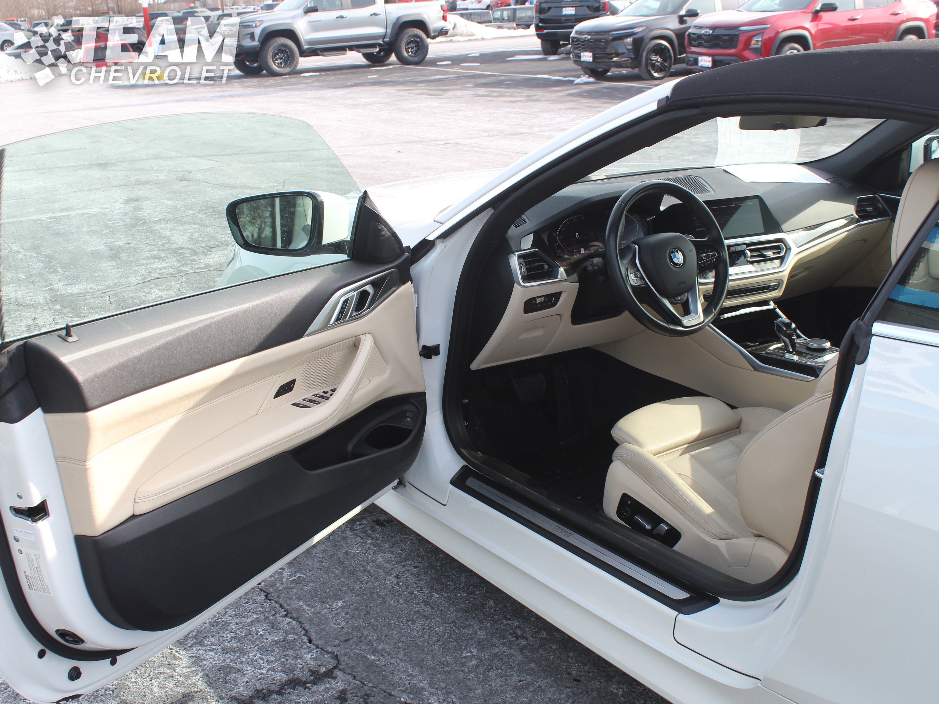 Used 2021 BMW 430i Convertible image 10