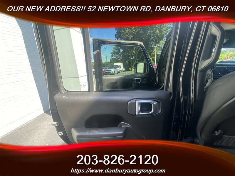 Used 2024 Jeep Wrangler Unlimited Rubicon 4xe w/ Technology Group AWD/4WD image 27