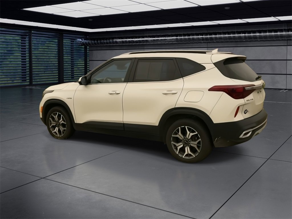 Used 2021 Kia Seltos EX image 2