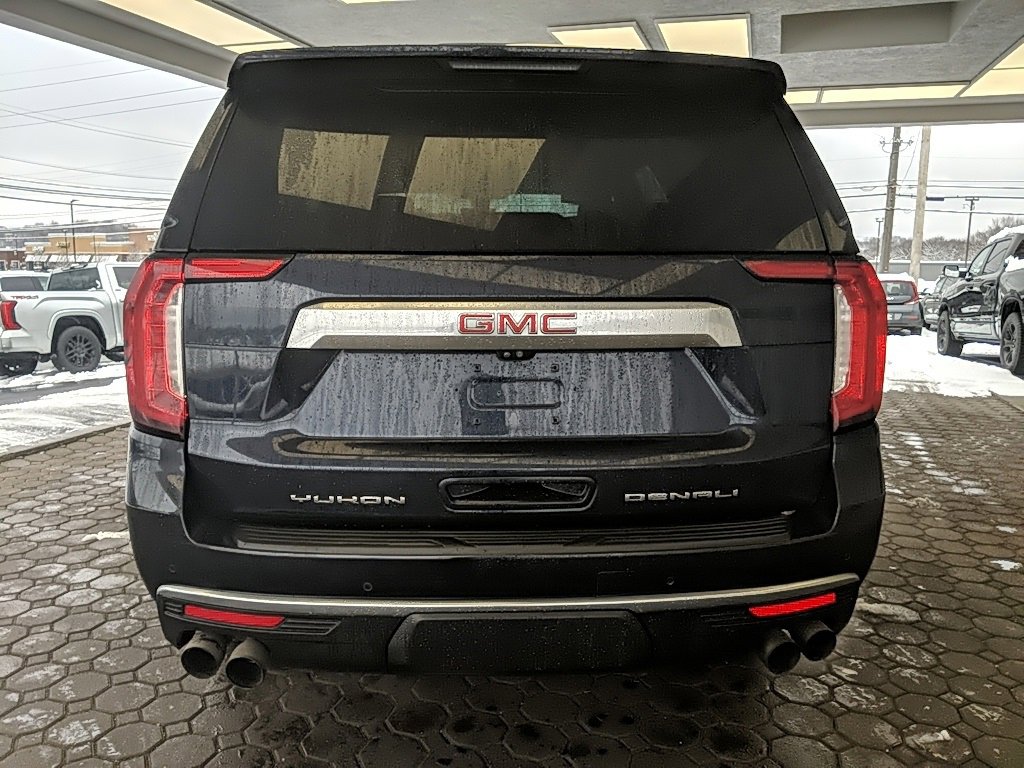 Used 2021 GMC Yukon Denali w/ Denali Premium Package image 6