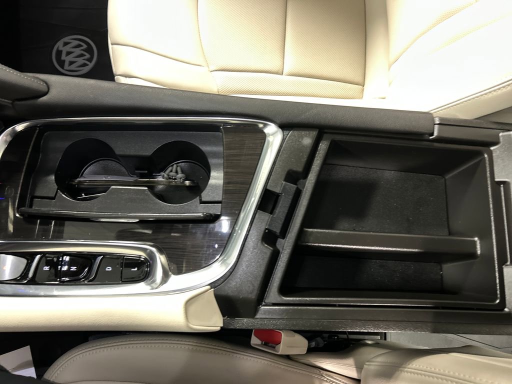 Used 2023 Buick Enclave Essence w/ Experience Buick Package image 21
