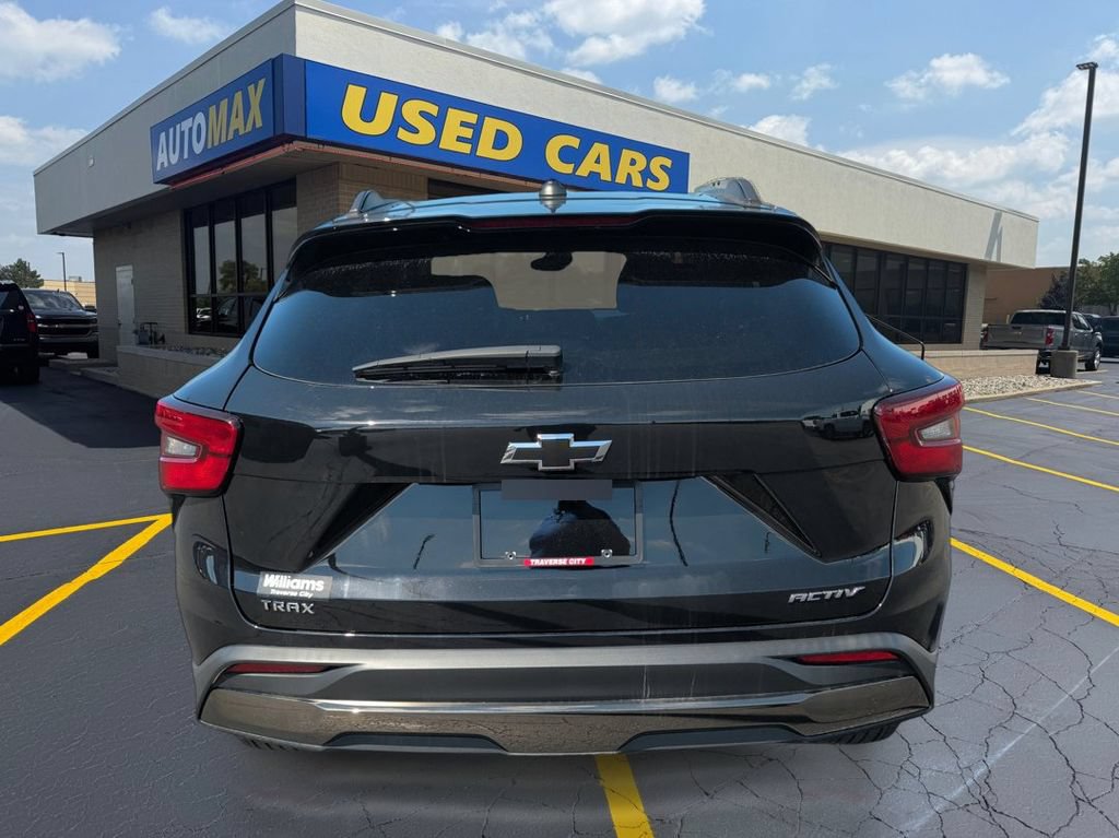 Used 2024 Chevrolet Trax ACTIV w/ Sunroof Package FWD image 6