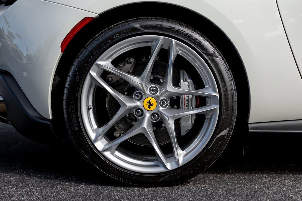 Used 2024 Ferrari Roma Spider image 43