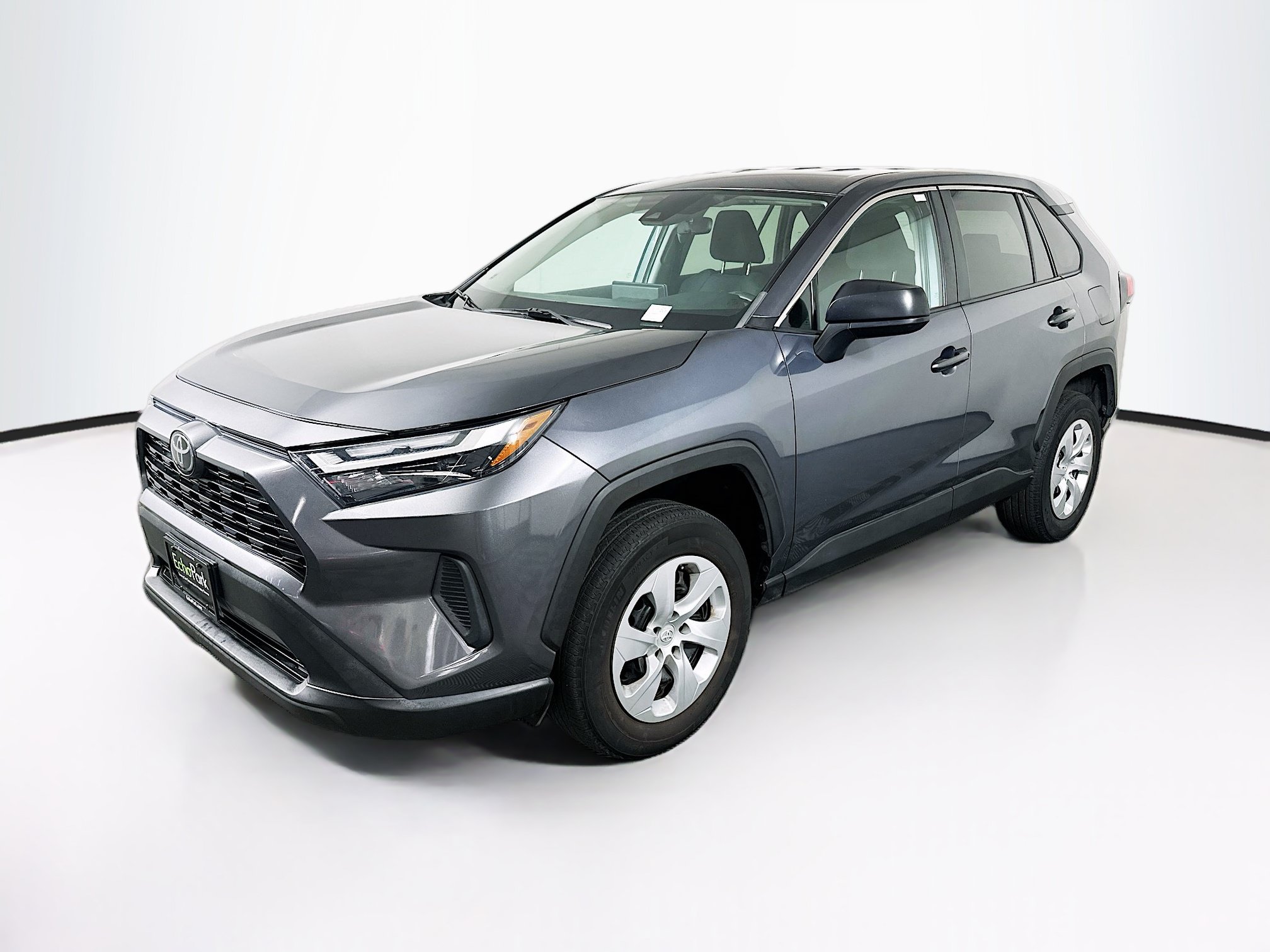 Used 2023 Toyota RAV4 LE FWD image 3