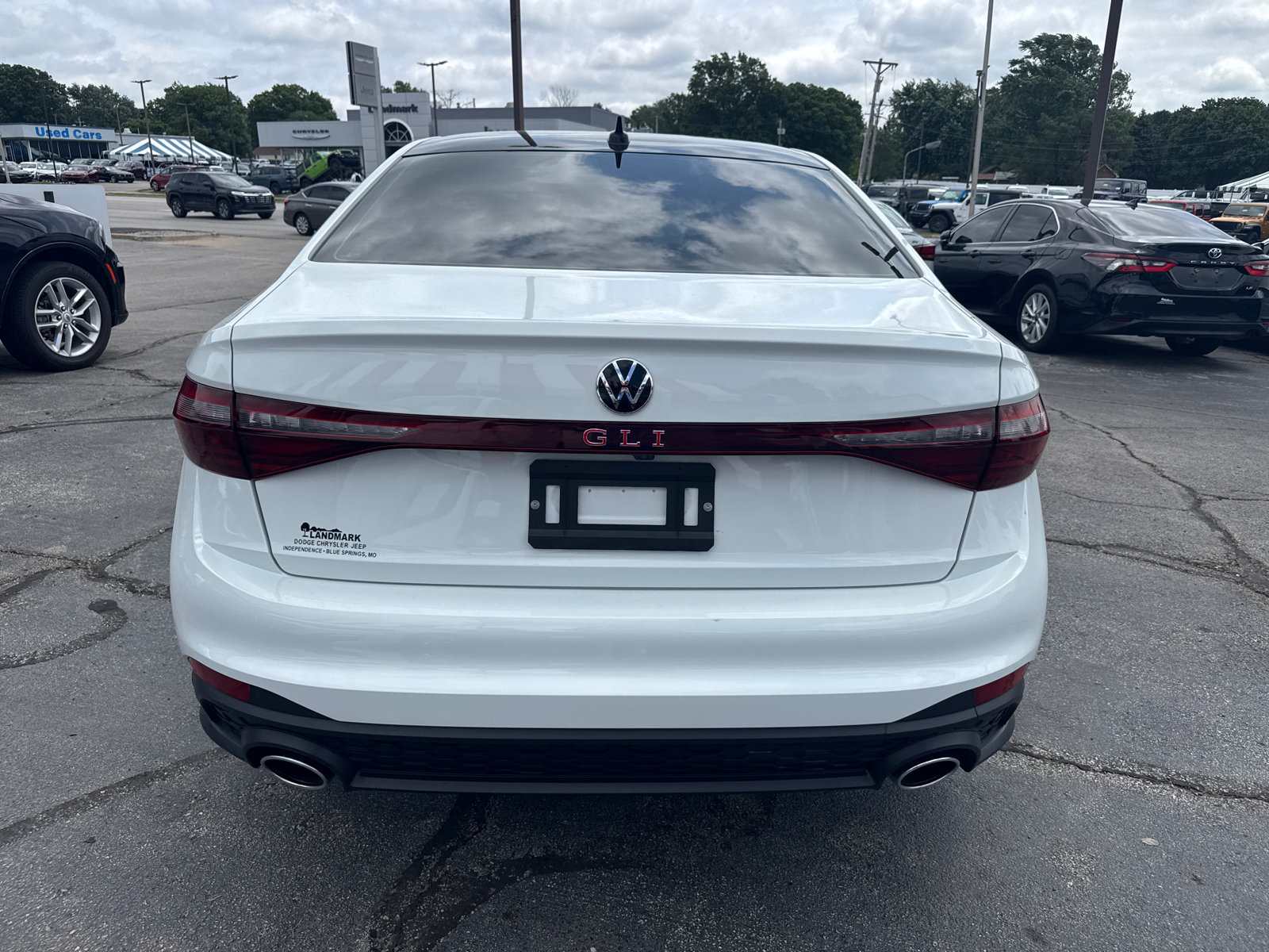 Used 2026 Volkswagen Jetta GLI Autobahn FWD image 4