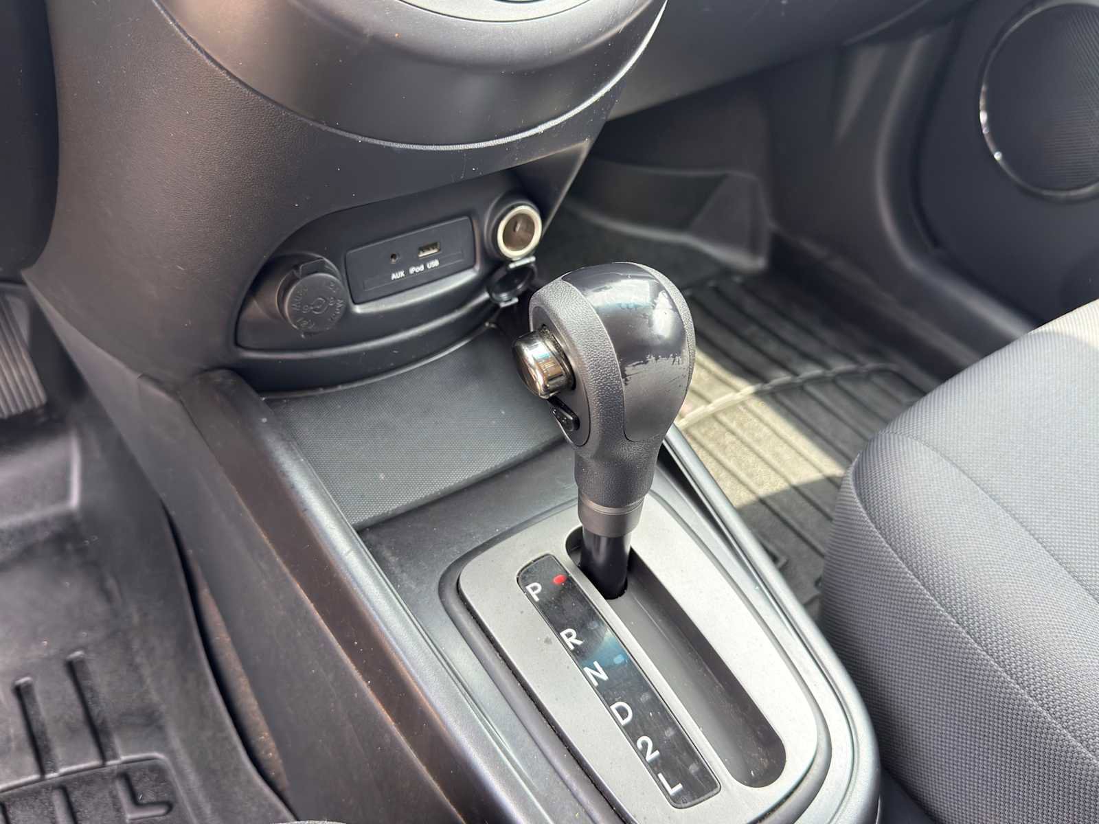 Used 2010 Kia Soul + FWD image 12