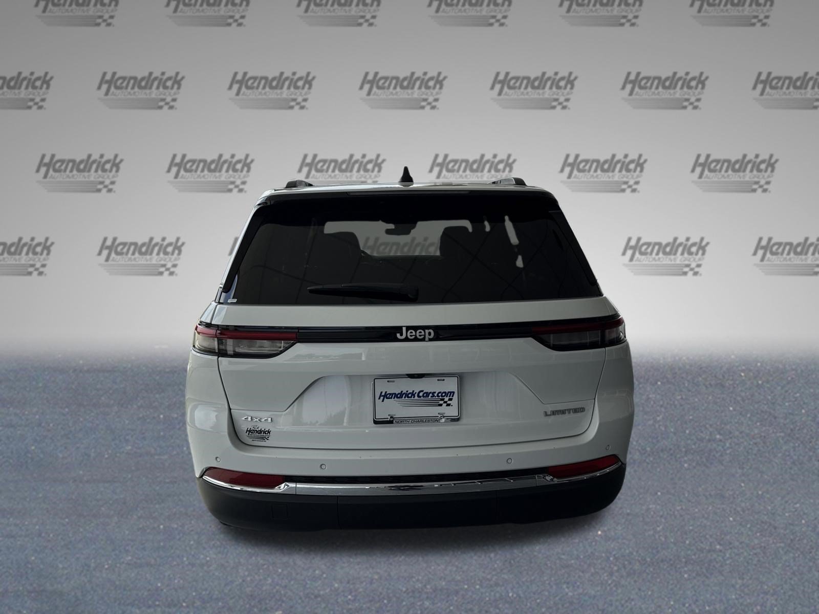 Used 2025 Jeep Grand Cherokee Limited AWD/4WD image 8