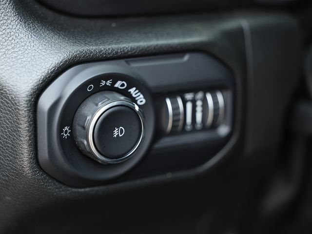 Used 2022 Jeep Wrangler Unlimited Sahara AWD/4WD image 20