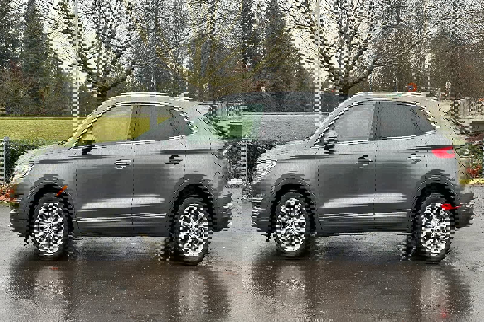 Used 2018 Lincoln MKC Select w/ Select Plus Package image 5