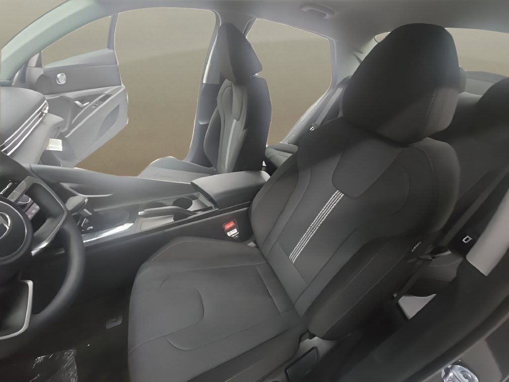 New 2026 Hyundai Elantra SE FWD image 15