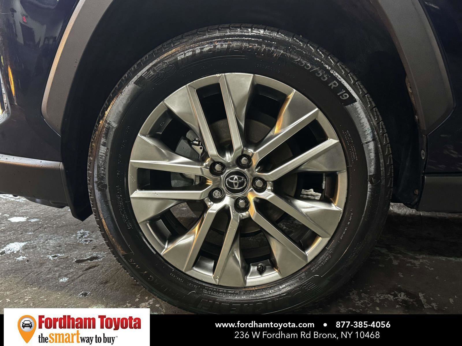 Used 2020 Toyota RAV4 Limited image 9