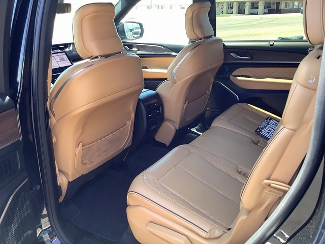 Used 2022 Jeep Grand Cherokee L Summit w/ Advanced Protech Group IV image 25