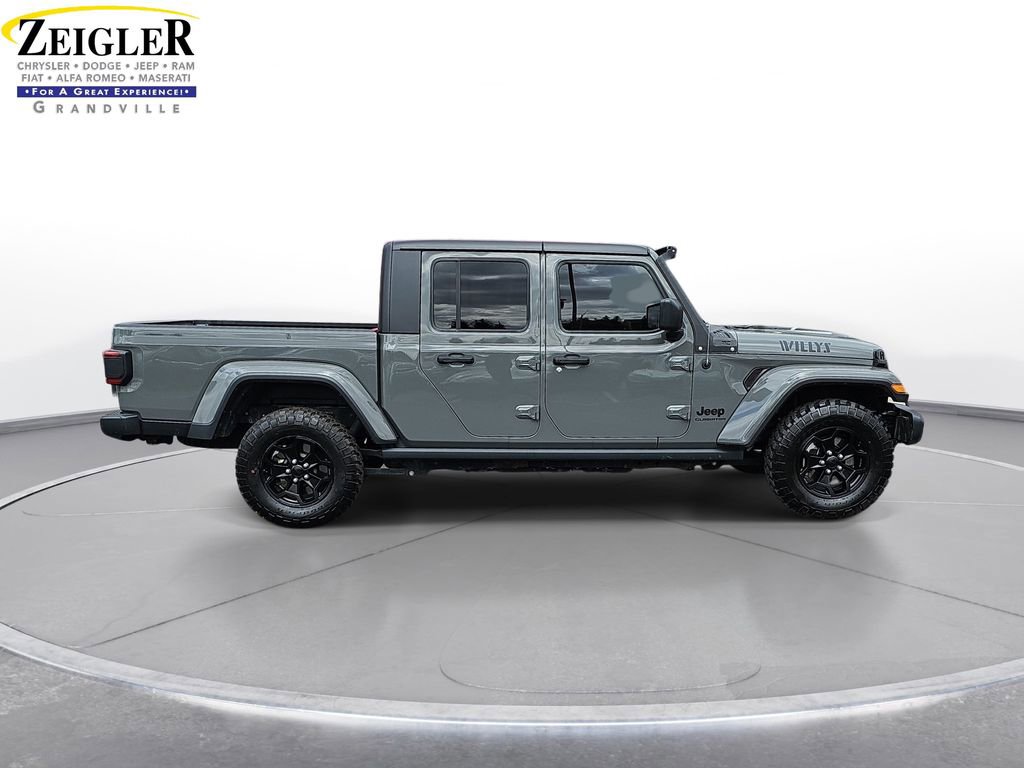Used 2021 Jeep Gladiator Willys image 4