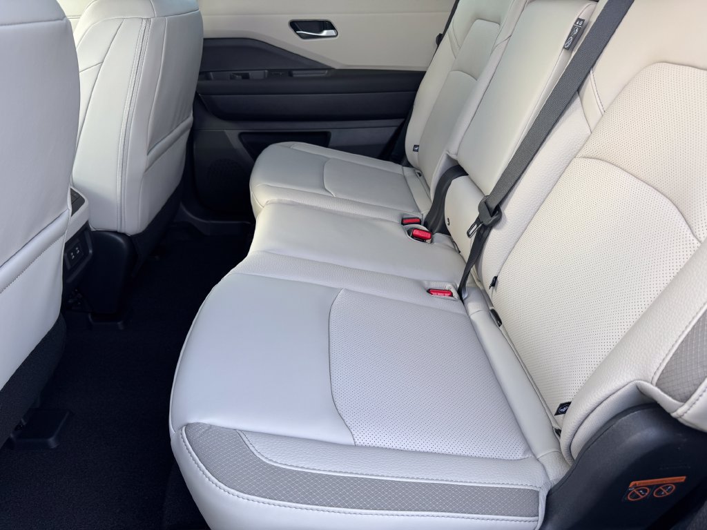 New 2026 Nissan Pathfinder SL AWD/4WD image 23