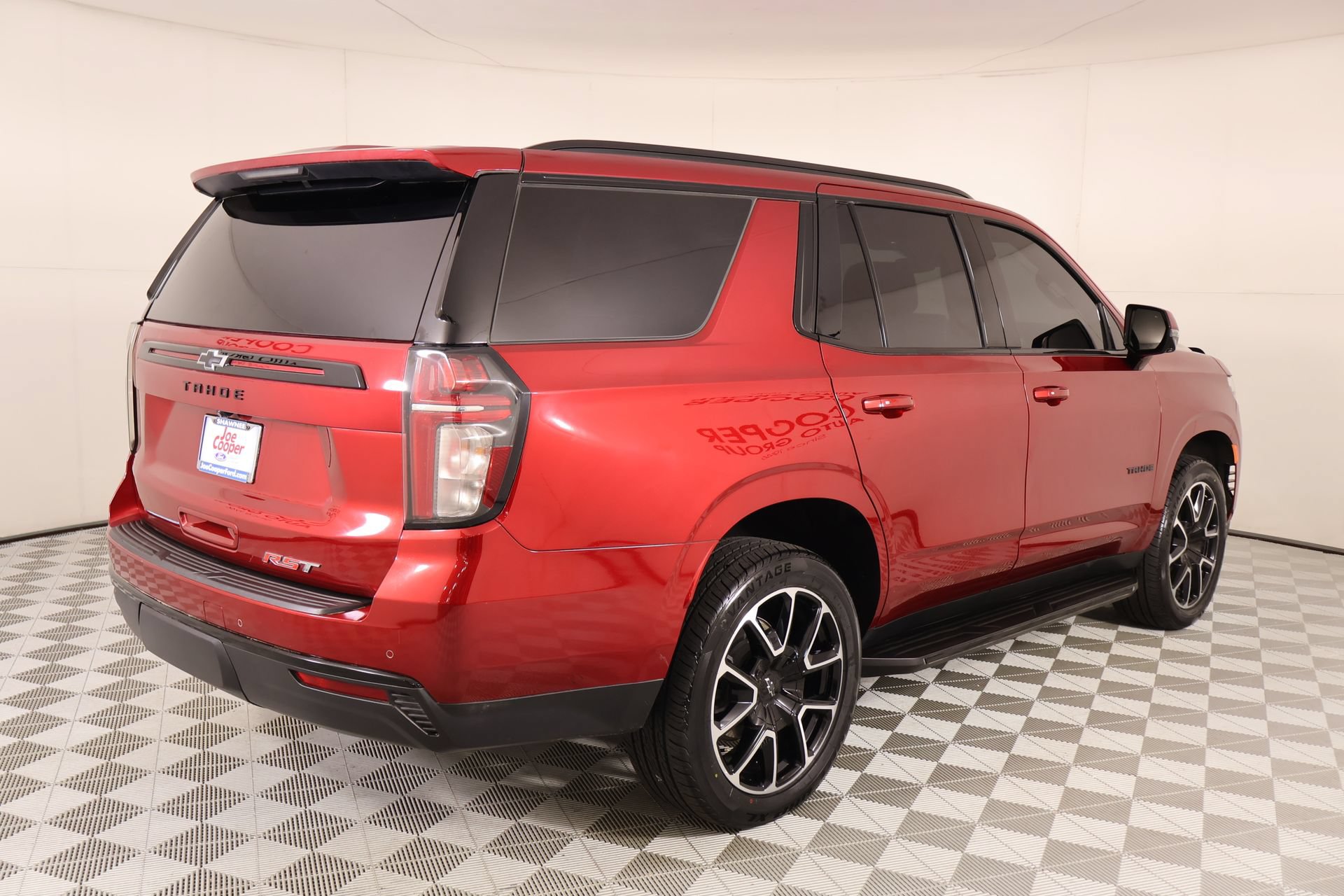 Used 2024 Chevrolet Tahoe RST w/ Luxury Package AWD/4WD image 21