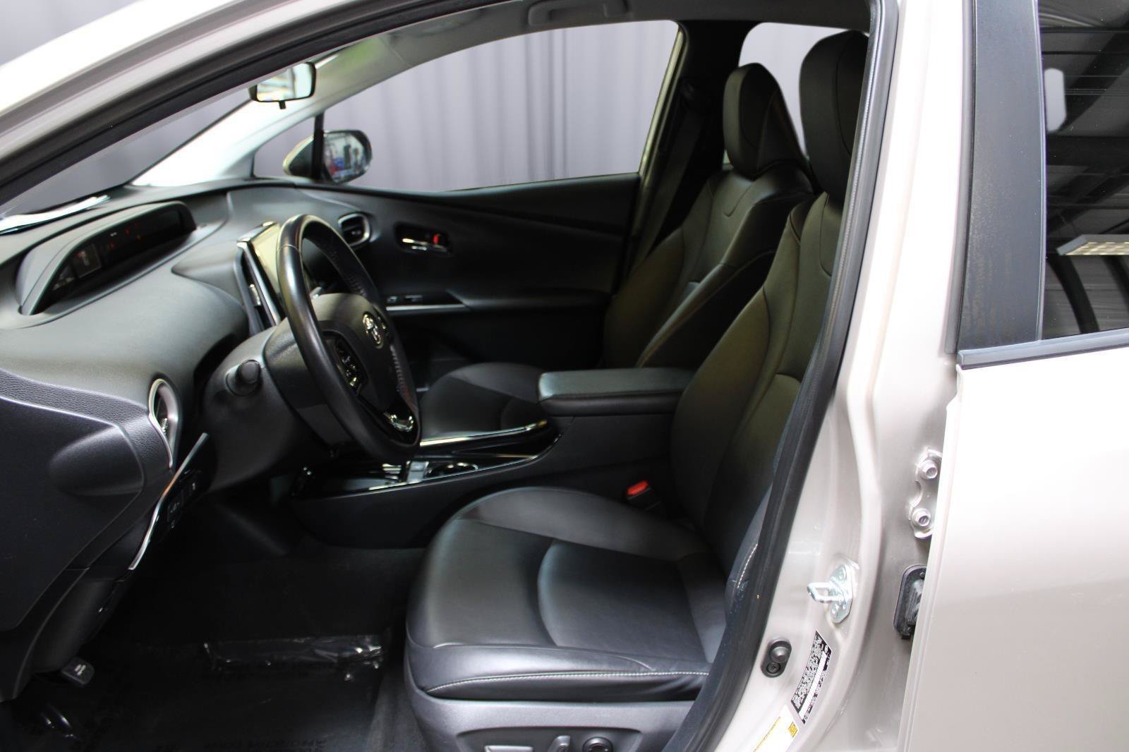 Used 2021 Toyota Prius Prime XLE FWD image 35