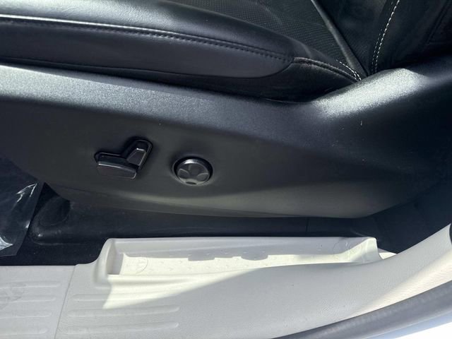 Used 2024 Chrysler Pacifica Touring-L FWD image 22