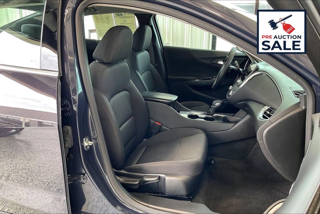 Used 2025 Chevrolet Malibu LT FWD image 7