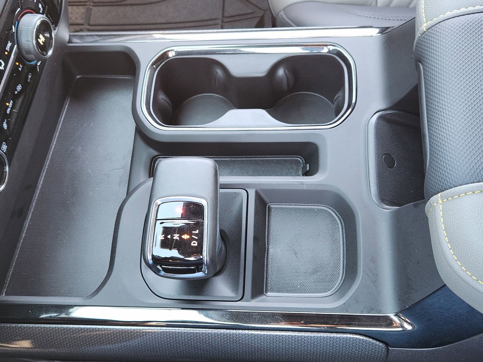 Used 2025 Chevrolet Silverado 1500 ZR2 w/ Technology Package image 23