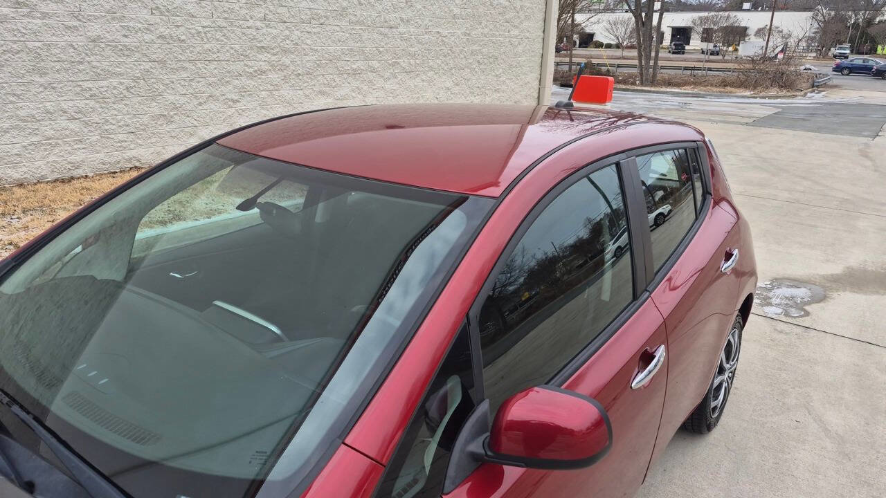 Used 2014 Nissan Leaf S image 12