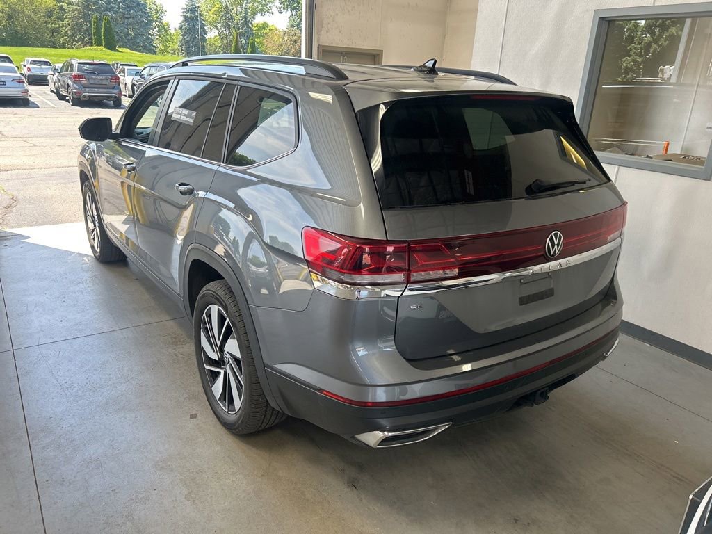 Used 2025 Volkswagen Atlas SE FWD image 6