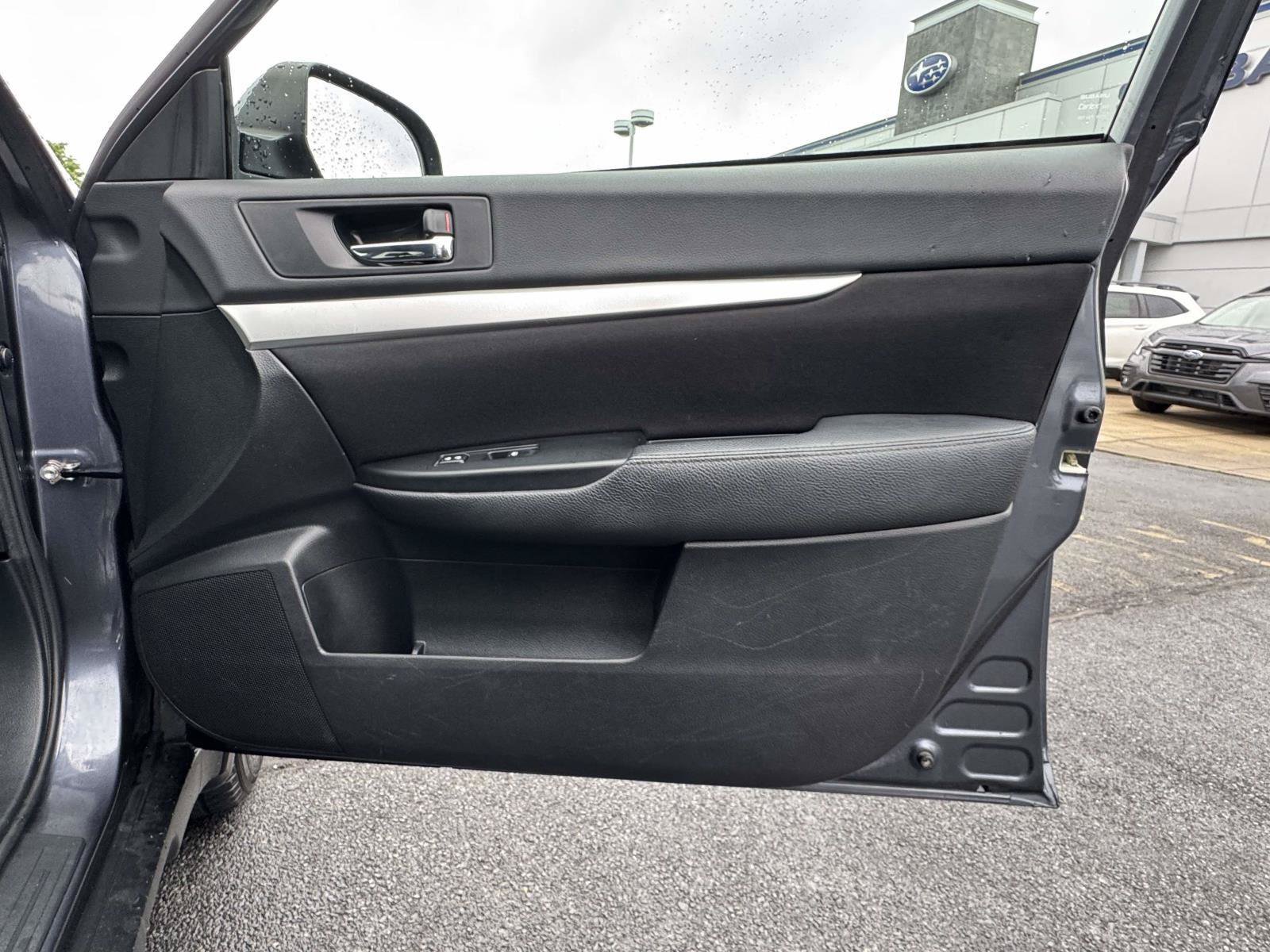 Used 2014 Subaru Outback 2.5i Premium w/ Popular Package #2 AWD/4WD image 8