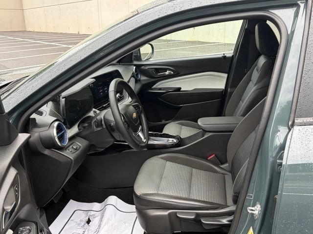 Used 2026 Chevrolet Trax LT w/ LT Convenience Package FWD image 15