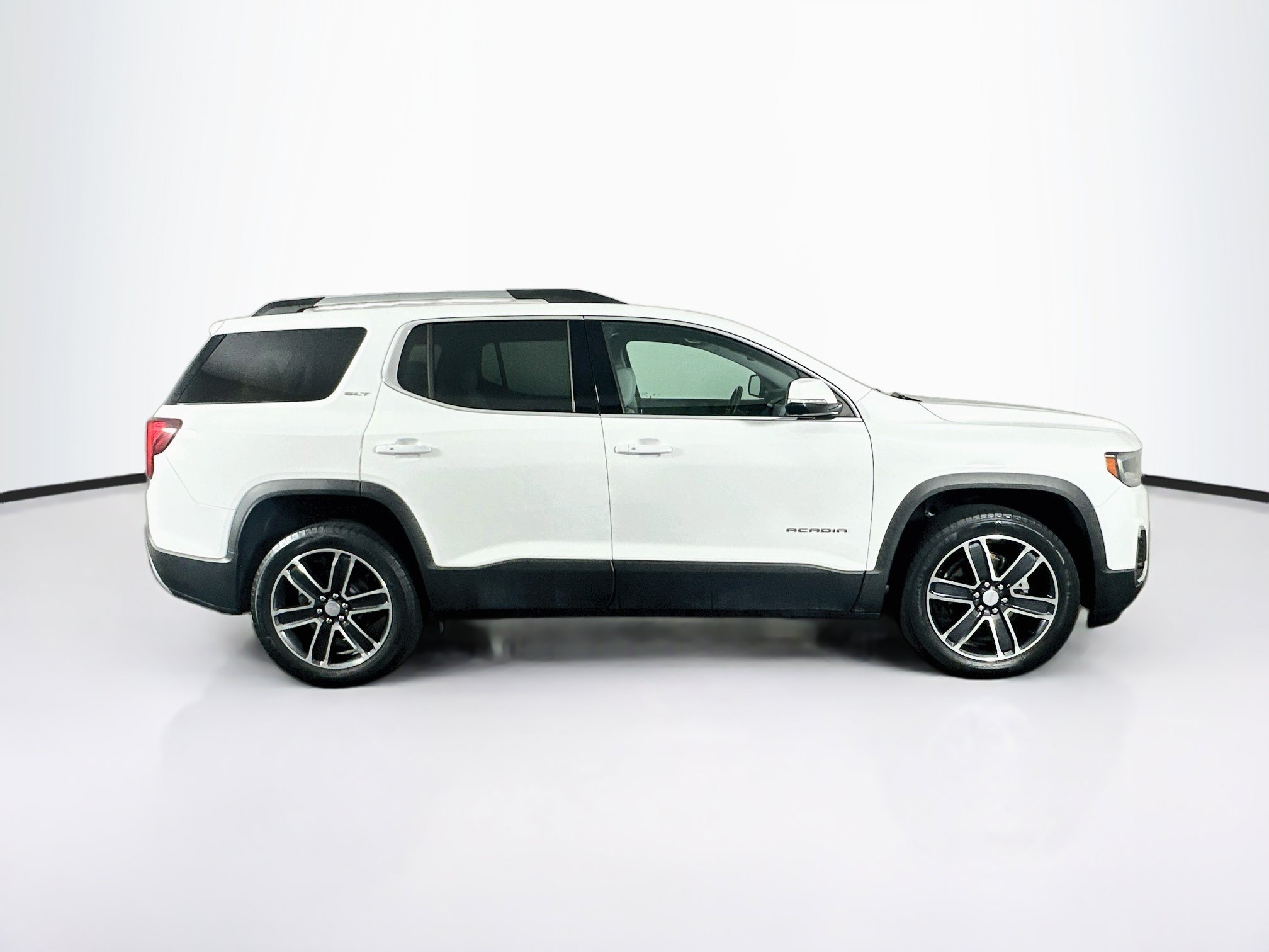 Used 2023 GMC Acadia SLT w/ Technology Package FWD image 10
