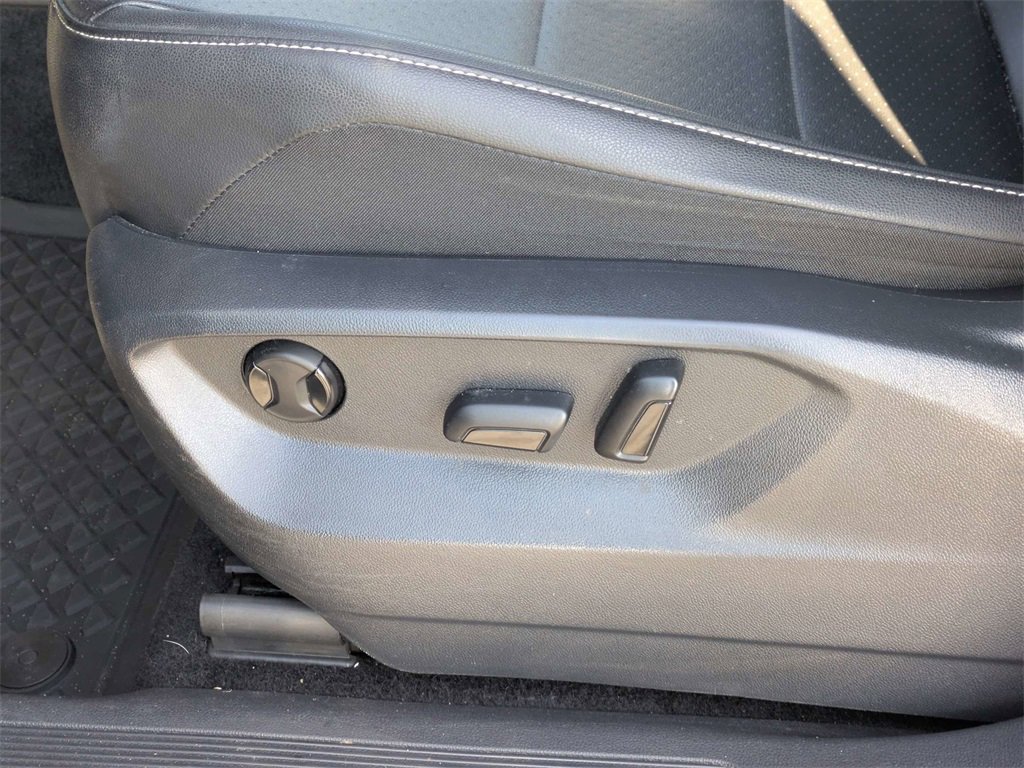 Used 2021 Volkswagen Tiguan SE image 22