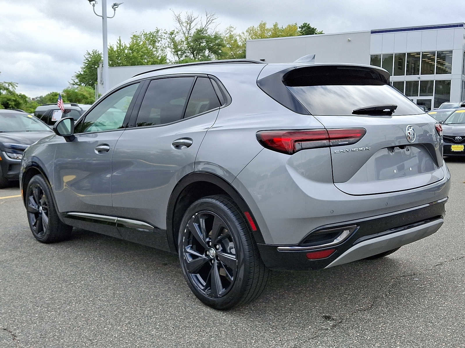 Used 2023 Buick Envision Essence w/ Sport Touring Package image 4