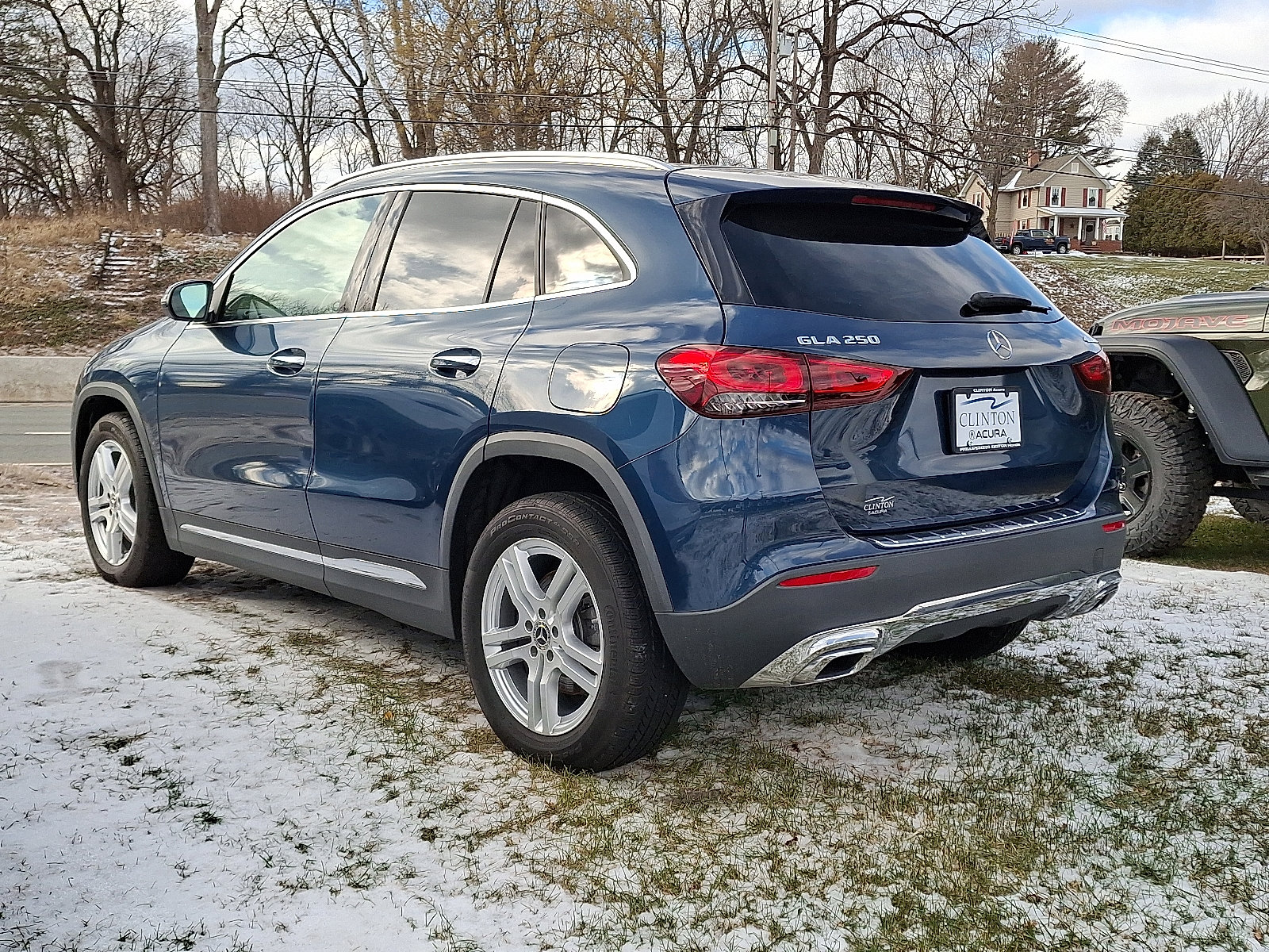 Used 2023 Mercedes-Benz GLA 250 4MATIC image 4