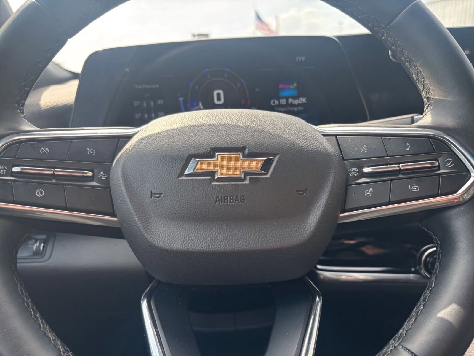 Used 2025 Chevrolet Equinox LT FWD image 29