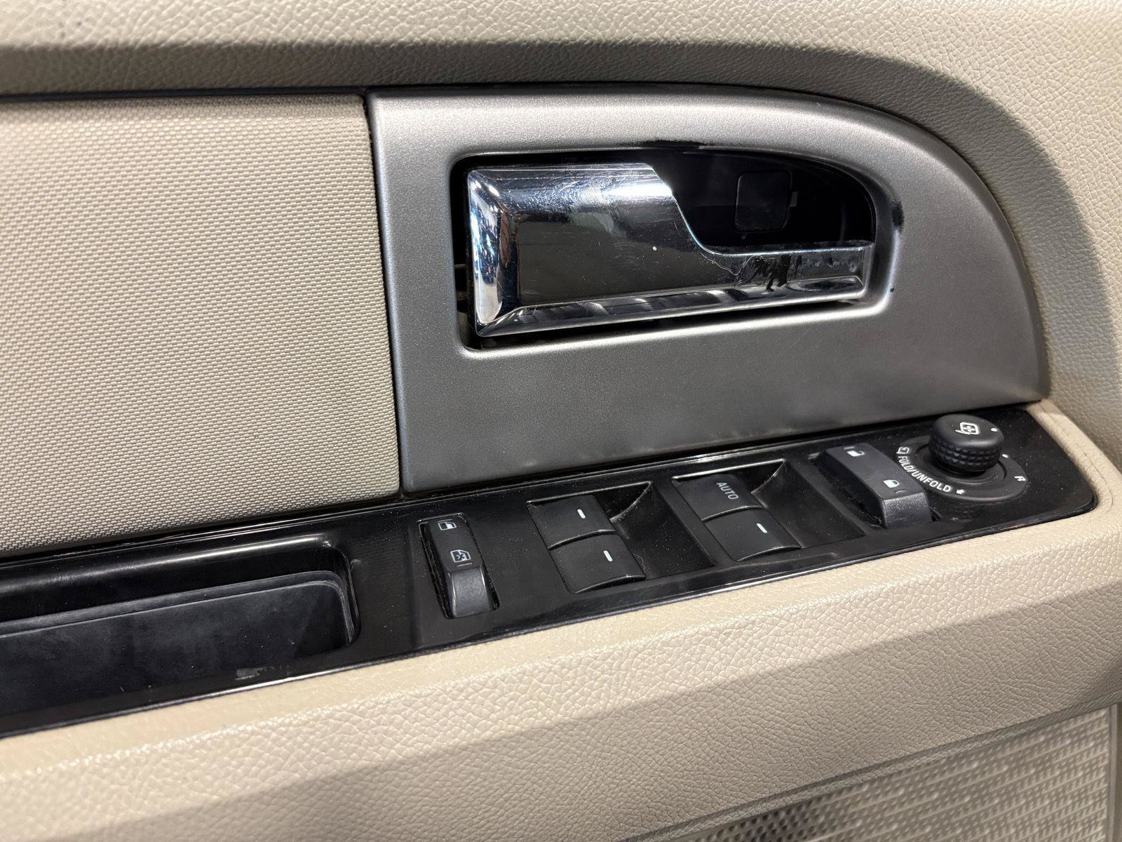Used 2012 Ford Expedition Limited AWD/4WD image 11