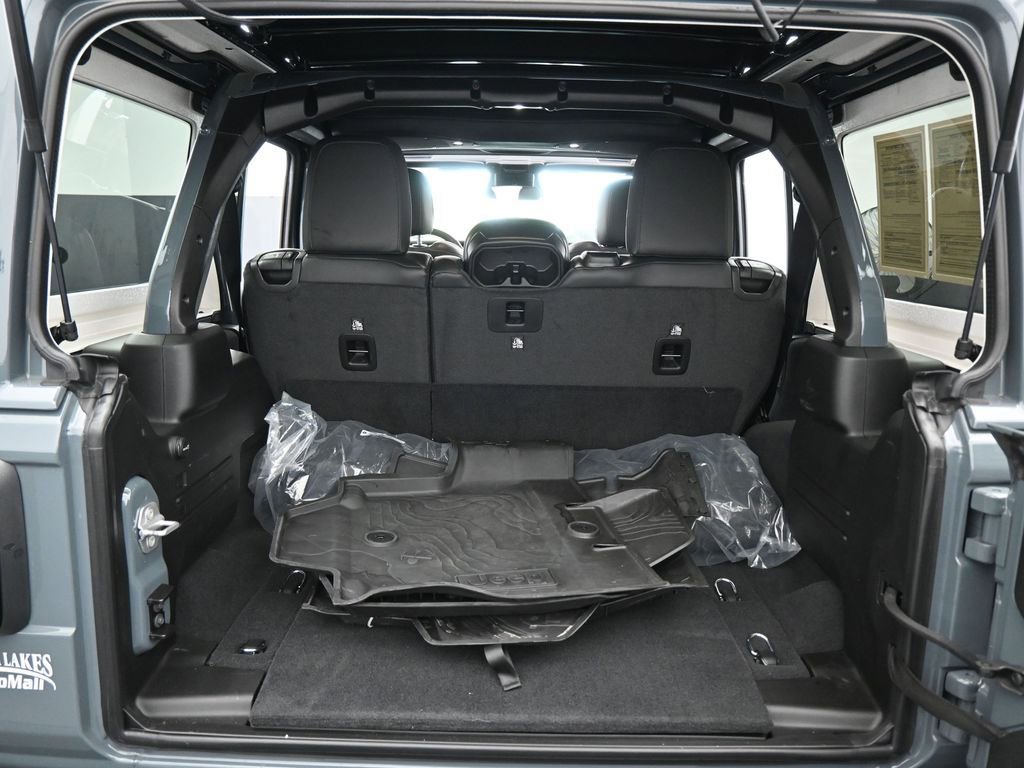 Used 2026 Jeep Wrangler Unlimited Rubicon w/ Xtreme 35 Tire Package image 31