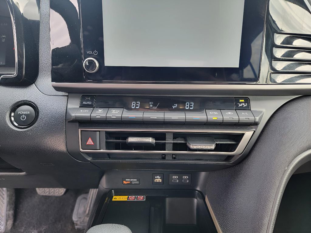 Used 2025 Toyota Camry LE image 19