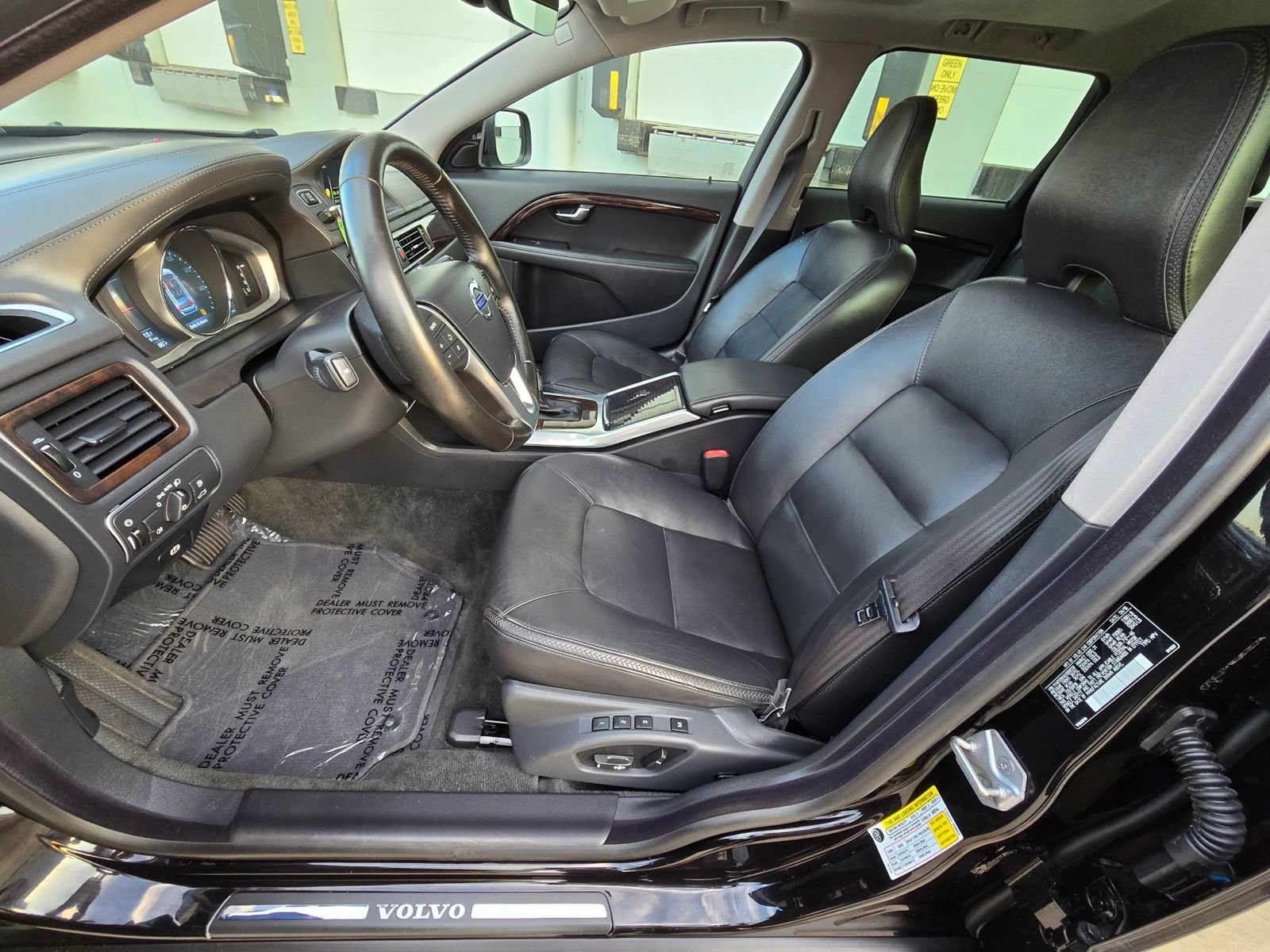 Used 2016 Volvo XC70 T5 Premier w/ Proximity Package AWD/4WD image 12