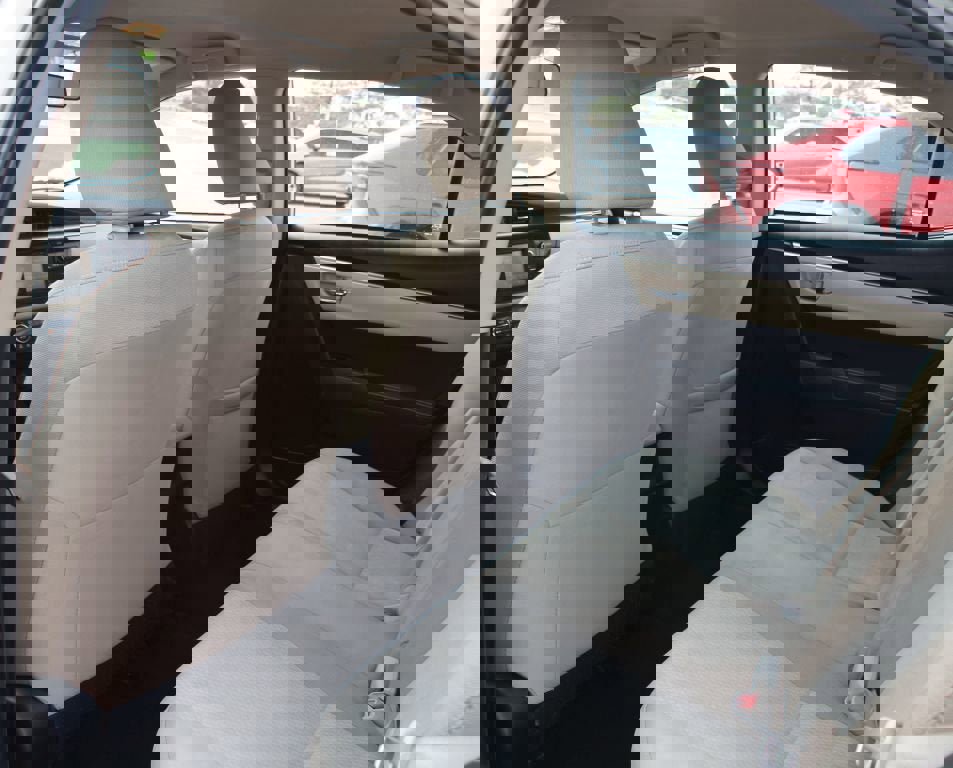 Used 2016 Toyota Corolla LE image 13