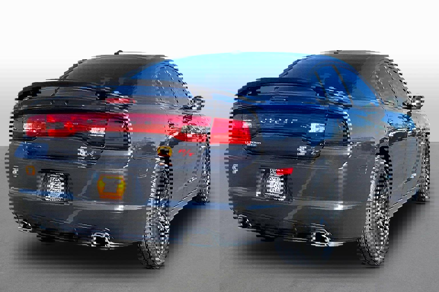 Used 2014 Dodge Charger R/T RWD image 2