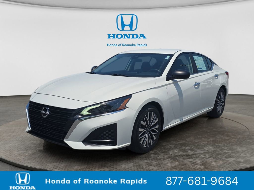 Used 2025 Nissan Altima 2.5 SV FWD image 1