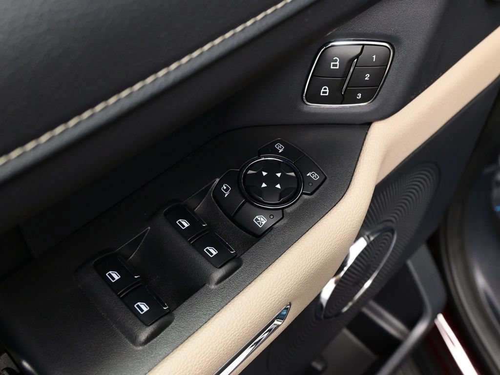 Used 2024 Ford Expedition XLT RWD image 11